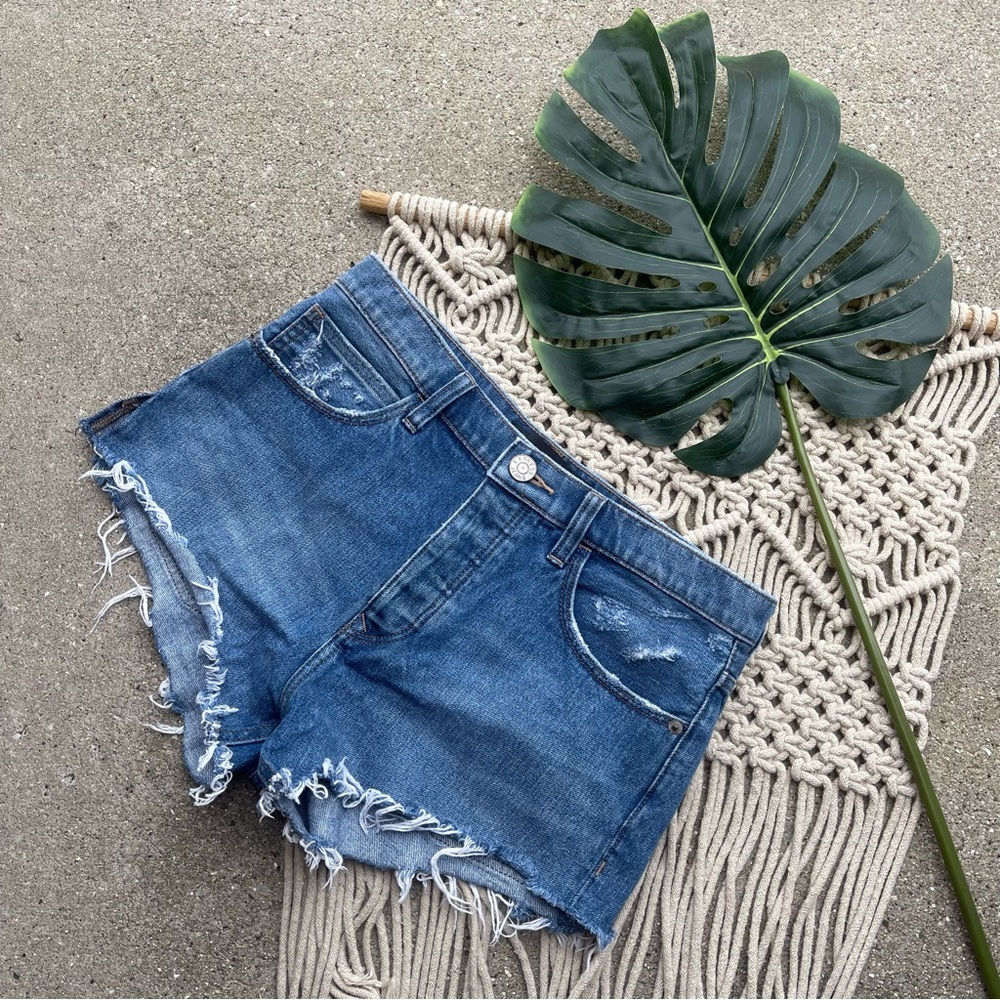 Express High Rise Distressed Jean Shorts Size 4